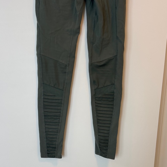 ALO Yoga Olive Green Leggings - Picture 5 of 6
